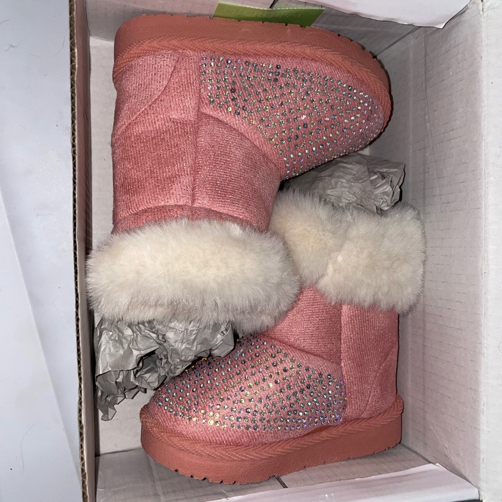 Brand new kids size 5 pink booties